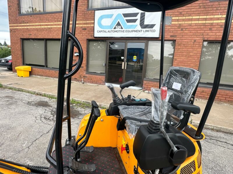 Mini Excavator 1.5T With B&S Engine, Swing boom, Hydraulic Thumb (EX15BS-AD) - Image 12